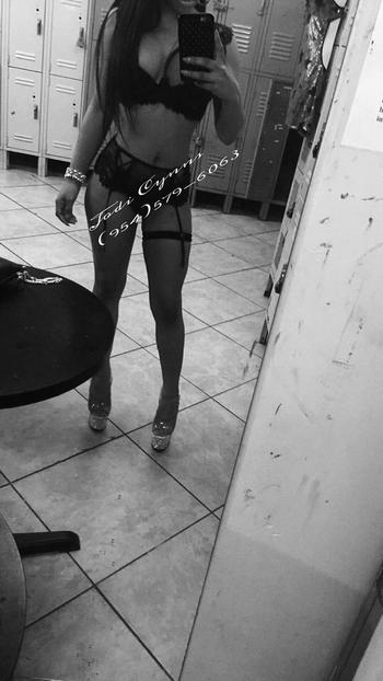, 21  female escort, Miami