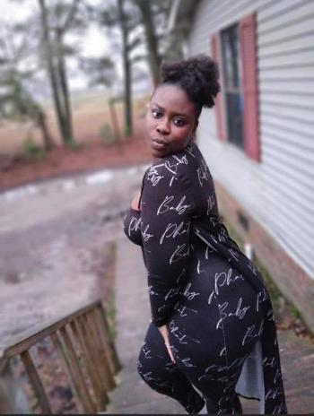 Juicy, 22  female escort, Miami