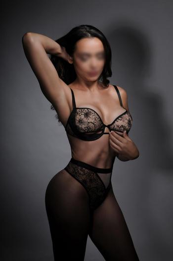 Treasure Pleasure, 33 Mixed female escort, Miami