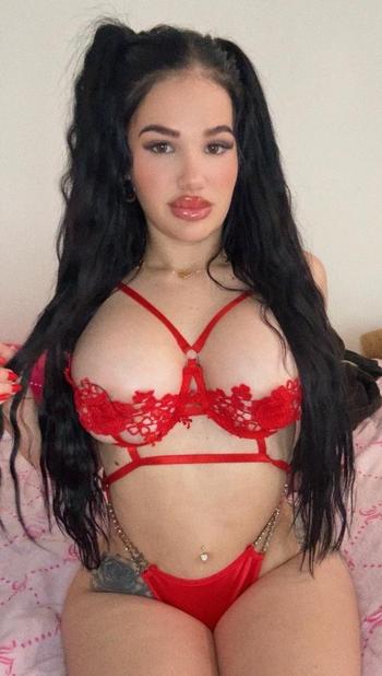 Yeny, 24  female escort, Miami