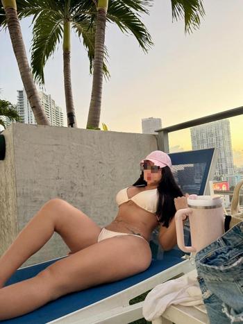 SusanB, 23  female escort, Miami